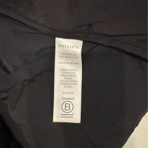 Athleta Inlet Vest Women’s Size Small Black Quilted - Picture 3 of 7